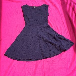 Super cute casual dress that's fun and flirty